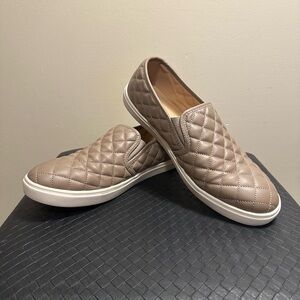 Time and Tru, Quilted Slip-On Sneakers